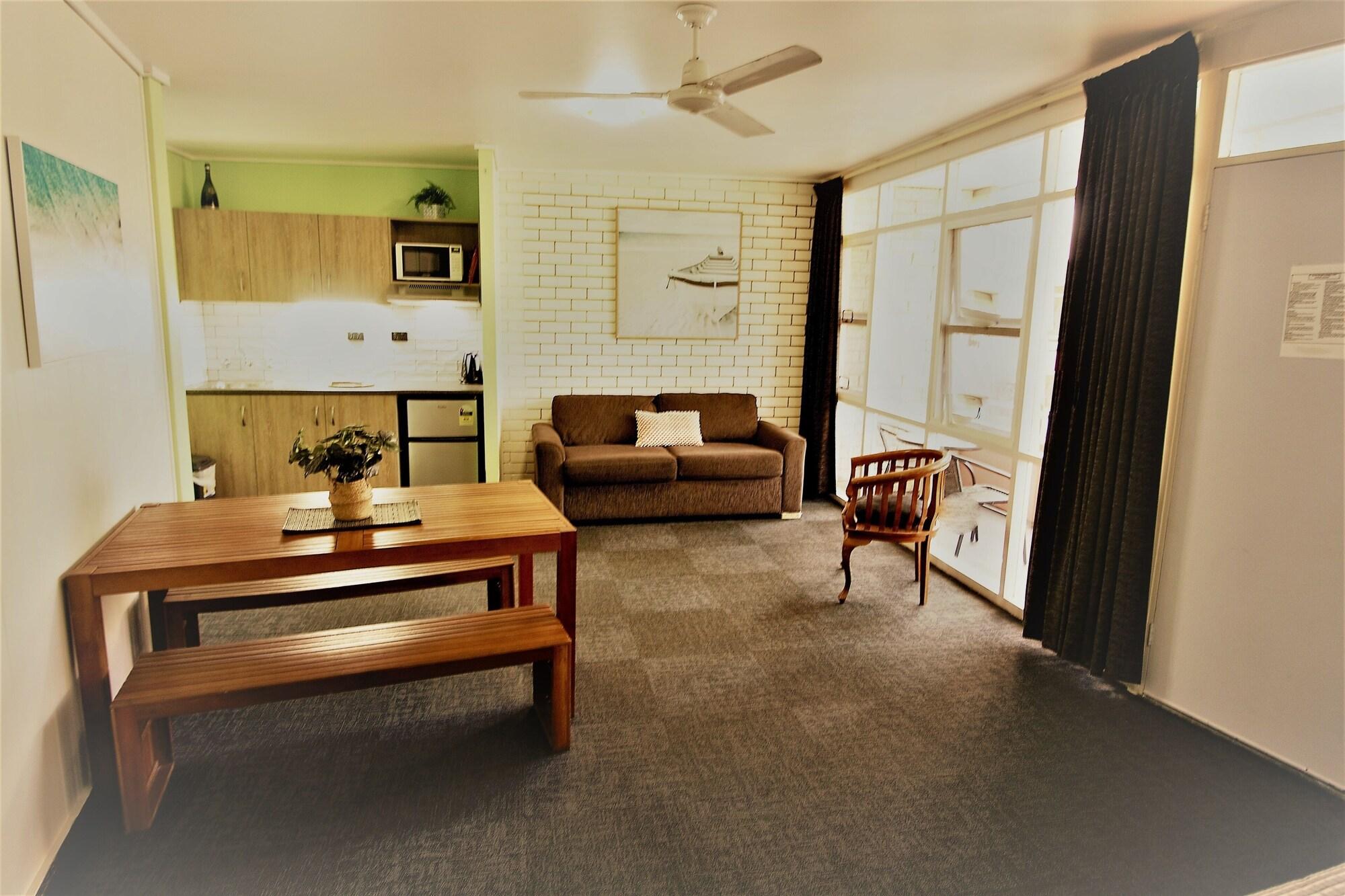 Ocean Paradise Studios & Apartments Coffs Harbour Exterior photo